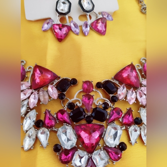 Pink stone necklace - Picture 4 of 4